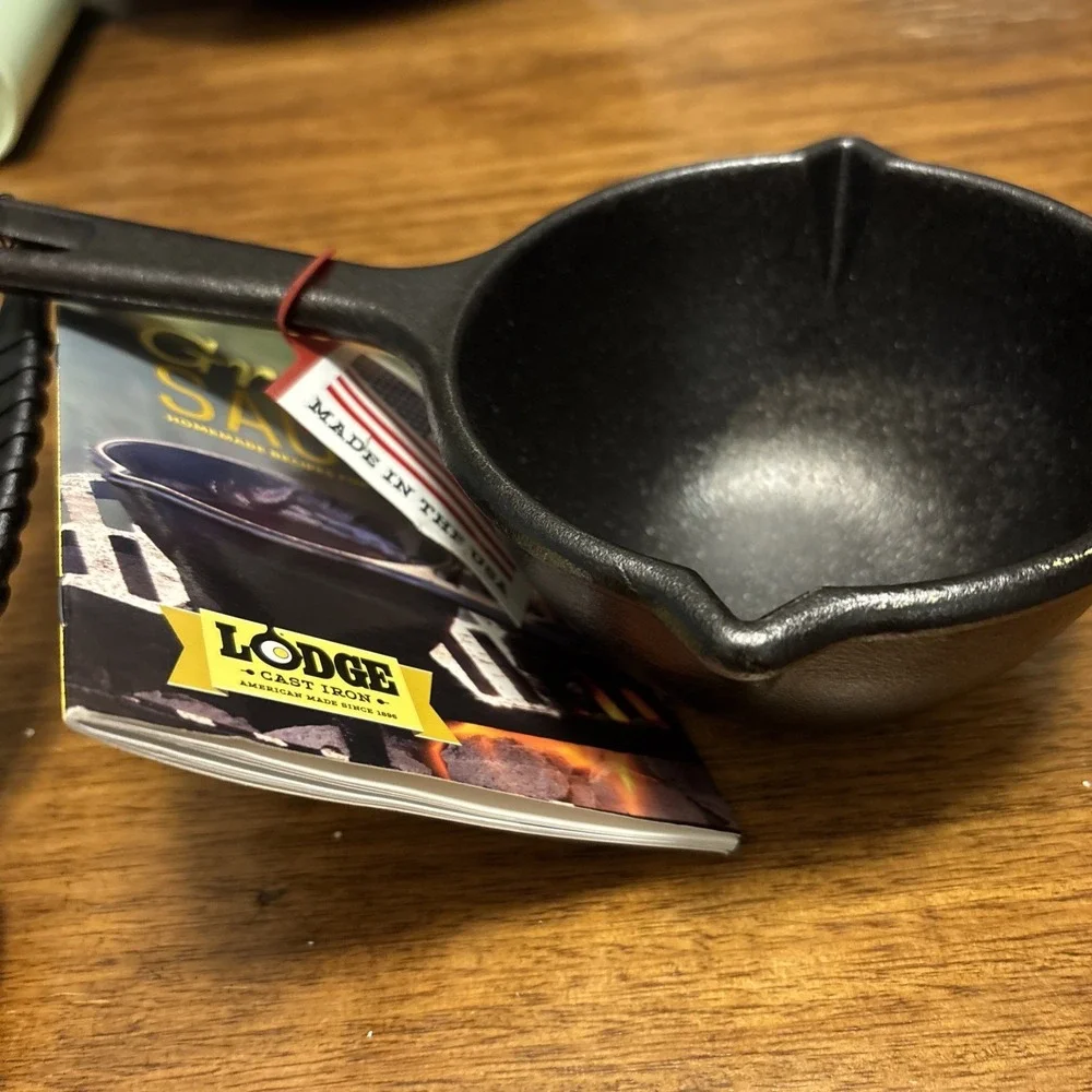 Lodge Cast Iron Melting Pot 5.3 in w Silicone Basting Brush Sauce Pan W Recipes